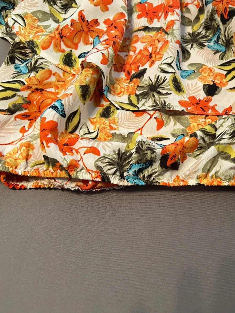 LOVE ON A HANGER floral butterfly crop top blouse, size XS